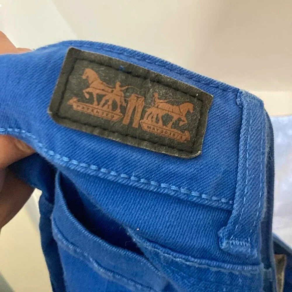 Levis levis vibrant